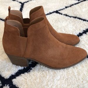 Style & Co chestnut booties